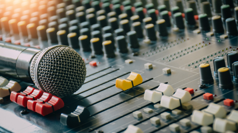 wireless microphone hire